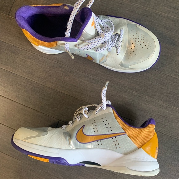 2009 Nike Zoom Kobe 5 Purple/Yellow/White Youth 6.5 - Picture 3 of 9